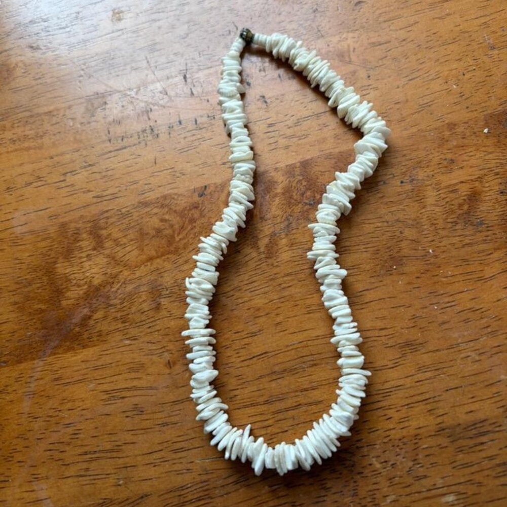 Vintage White puka bead neckalce